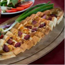 Sucuklu Pide